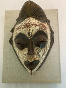 Gabonese Punu Spirit Mask - Traditional African Art used in Oyuki Ceremonies - Picture 1 of 11