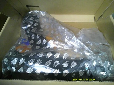 Brazo de control Carquest 810-528444B RF L con rótula para algunas aplicaciones Lexus NX 15-21. Foto 1 de 2