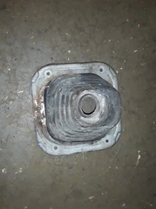 1989-1995 TOYOTA Pickup Hilux 2WD Shifter Shift Boot Manual 5-SPD Trans 4x2 OEM - Picture 1 of 3