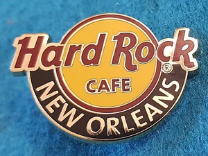 NEW ORLEANS RED LINE CÍRCULO LOGO 3 LÍNEAS GUITARRA PICK HOLO Hard Rock Café PIN - Imagen 1 de 1