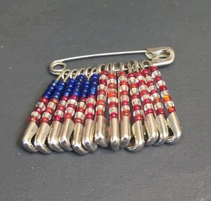 Broche prendedor de seguridad vintage Estate Find tono plateado bandera americana - Imagen 1 de 3