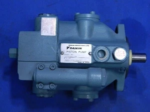 DAIKIN V-SERIES HYDRAULIC PISTON PUMP V15A3RX-95 NEW OPEN BOX - Picture 1 of 7