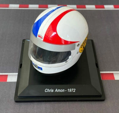 NEW: CASCO HELMET F1 CHRIS AMON 1972 SPARK 1:5 +MAGAZINE no MINICHAMPS - Immagine 1 di 4