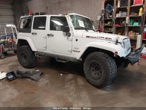 Speedometer Cluster 200 KPH ID 56054393 Fits 14-17 WRANGLER 1969463 - Picture 1 of 12