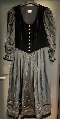 Damen Trachten Dirndl langarm Schwarz Samt ca. Gr. 42 v. C&A - Bild 1 von 2