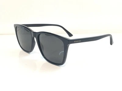 Gafas de sol Gucci GG0404S para mujer con marco cuadrado negro lentes grises Foto 1 de 4