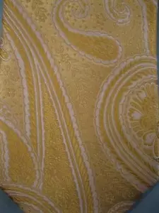 Mens Necktie Gold Paisley Never Before Worn Resilio 100% Silk Hand Made Nice (O) - Picture 1 of 1