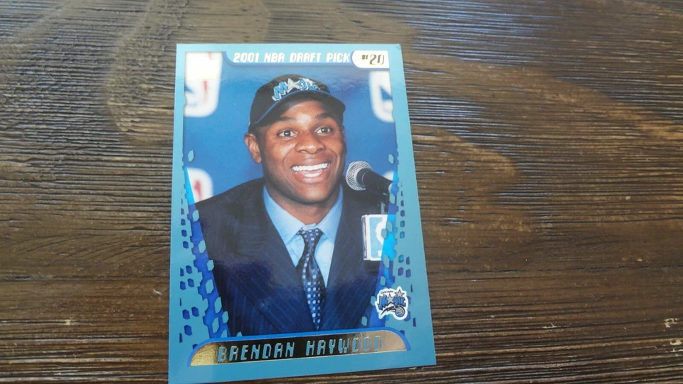 2001 TOPPS ROOKIE  #240 BRENDAN HAYWOOD BASKETBALL CARD - Image 1 of 2