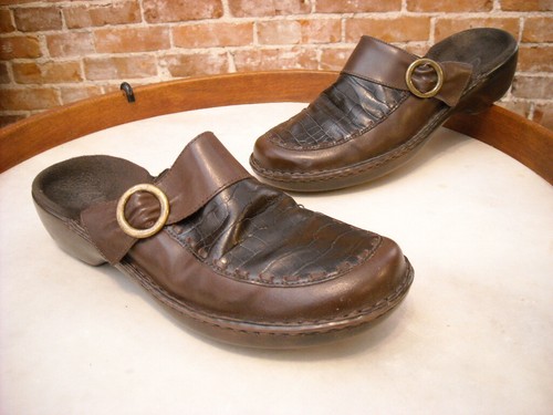 Zoccoli mulo Clarks Cicely marrone in pelle goffrata di coccodrillo 8 saldi