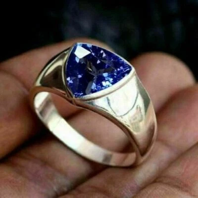 Anillo de fiesta para hombre de tanzanita azul simulado corte billón de 2 quilates acabado oro blanco de 14 quilates Foto 1 de 4