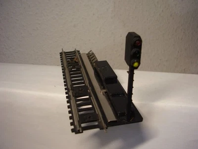 Piko H0 Lichtsignal mit Gleis - Bild 1 von 3