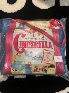 Bolso de Mano Harvey’s Cinderella 75 Aniversario Parques Disney 2025 NUEVO CON ETIQUETAS ENVÍO GRATIS - Imagen 1 de 5