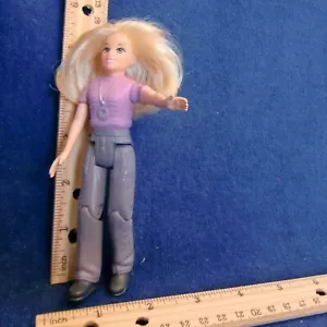 Fisher Price Loving Family Manor Dollhouse Woman Mom Blonde Purple Gray 1:12 - Picture 1 of 4