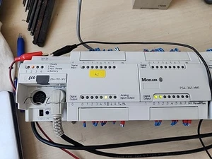 Moeller PS4-341-MM1 PLC & ZB4-901-SF2 + PROGRAMMING CABLE + LE4-206/108 MODULE - Picture 1 of 6