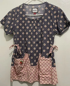 Mary Engelbreit Scrubs Top Size Small Multicolored Preowned - Picture 1 of 8