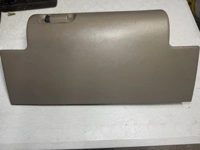 1995 - 1999 年雪佛兰 GMC C/K1500 Silverado 卡车内部仪表板手套盒盖 15024968 — 第 1/4 张图片