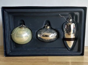 THOMAS OBRIEN Colección Vacacional Moderna Vintage Conjunto de 3 Adornos en Forma Vintage - Imagen 1 de 8