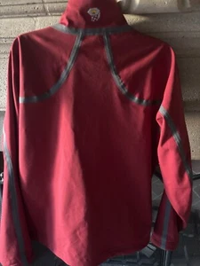 Mountain Hardwear Conduit Softshell Jacket Medium Red Zip Outdoors Hiker Wind - Picture 1 of 2