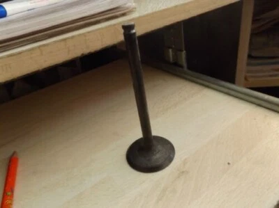 Nueva válvula de motor genuina Mitsubishi Galant 84-87 2,0 L MD070692 M82 Foto 1 de 4