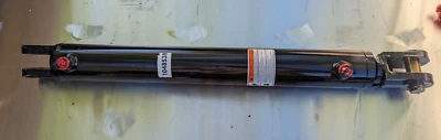 New Tennant OEM 1048538 Hydraulic Cylinder 2.5B 28.6L 18.62Strk 3000 PSI (GVE) - Image 1 of 2