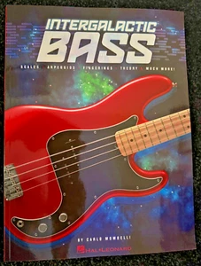 Intergalaktischer Bass: Tonleitern, Arpeggios, Finger, Theorie und vieles mehr! von... - Bild 1 von 4