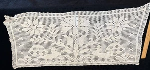 Beautiful Hand Crochet Vintage Table Runner 18"- 38" - Picture 1 of 4