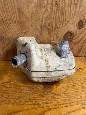 Kawasaki JS550 1985 caja de agua caja de agua Foto 1 de 4