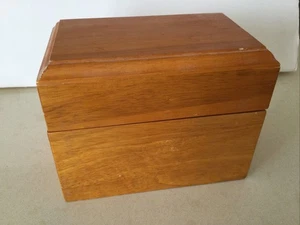 Mittelgroße Ganzholzkiste.  - Bild 1 von 10