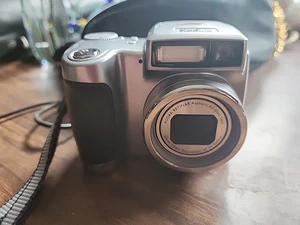 Kodak EasyShare Z700 Digital Camera w/ Charger, cords, book no battery - Picture 1 of 5