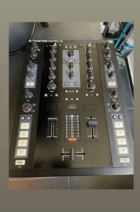 Native Instruments Traktor Kontrol Z2 2Kanal DJ Mixer Controller DVS Scratch DJ - Bild 1 von 8