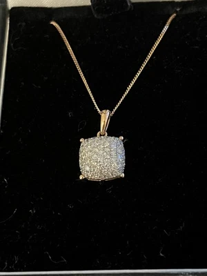 18ct Rose Gold Natural Diamond Cluster Pendant on 9ct Rose Gold Curb Link Chain - Image 1 of 4