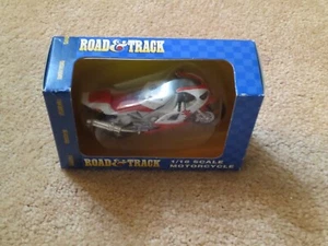 MAISTO Road & Track YAMAHA YZF R1 1:18 Die-Cast Motorcycle BRAND NEW - Picture 1 of 9
