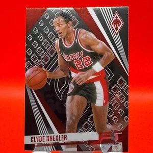 2023-24 Panini Phoenix - Clyde Drexler #240 - Bild 1 von 2