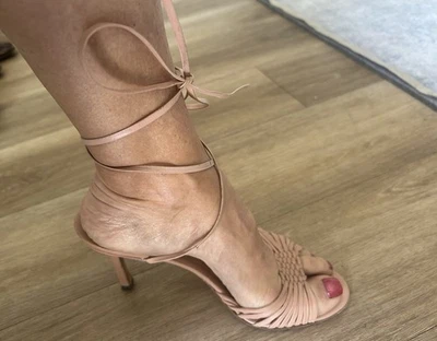 Manolo Blahnik女式绑带高跟鞋 — 第 1/4 张图片