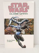 On the Fields of Battle (Star Wars: Clone Wars, Vol 6) - Paperback - VERY GOOD
