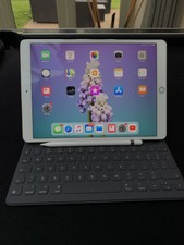 Apple iPad Pro 2nd Gen. 256GB, Wi-Fi + Cellular (Unlocked), 10.5in - Silver