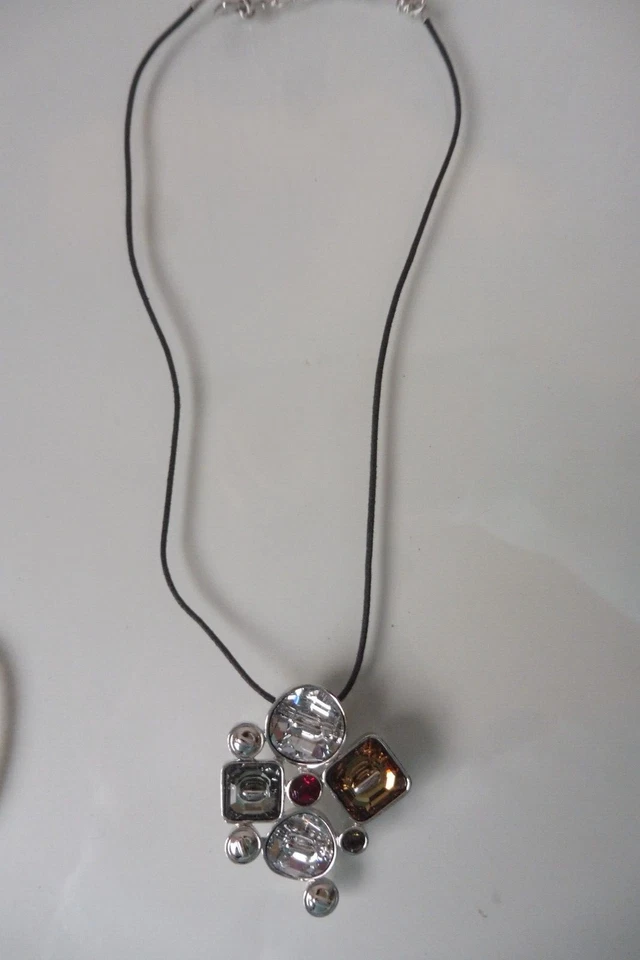 Collana Swarovski Con Bellissimo Ciondolo - Immagine 1 di 4