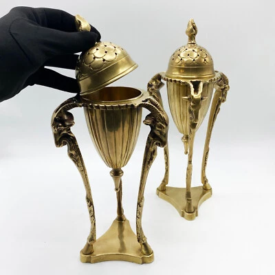 Par de incensarios quemadores de incienso con cabeza y pezuñas de carnero vintage de los años 40 - neoclásico Foto 1 de 4