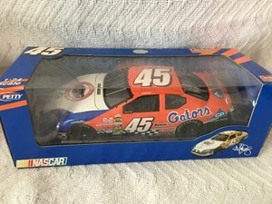 #45 Kyle Petty Dodge 1:24 Scale Florida Gators Checkers Stock Car New Sealed - Picture 1 of 17