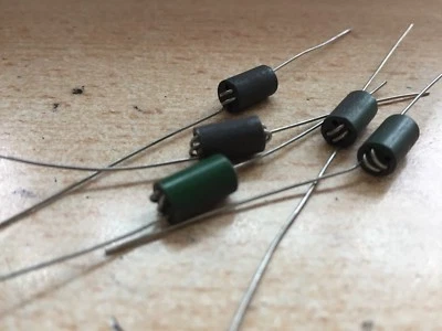 EMI/RFI   Ferrite Bead, 6 (Dia.) x 10mm (Axial)  Chokes   5 pieces      Z2319 - Image 1 of 3