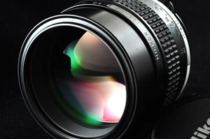 Top Mint  Nikon Ai-s Ais Nikkor 105mm f/1.8 Telephoto Portrait MF Lens JAPAN - Picture 1 of 9
