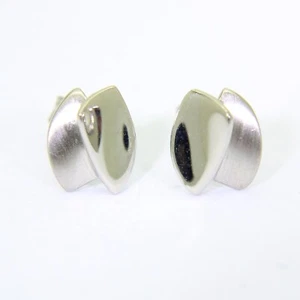9ct 9k Brushed White Gold Stud Earrings - Picture 1 of 7