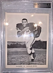 Beckett 4.5 VG-EX+ 1964-66 Browns Team Issue Large #5 JIM BROWN Cleveland Browns - Picture 1 of 3