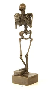 Bronzefigur Bronzeskulptur Skelett Mensch mit Schädel aus Bronze auf Sockel H 28 - Bild 1 von 5