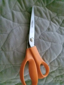 Fiskars Pinking Shears Scissors Orange Handle Zig Zag Cut Crafts Fabrics USA - Picture 1 of 2