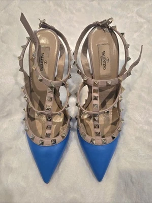 Tacones Valentino Rockstud azules 38,5 Foto 1 de 4