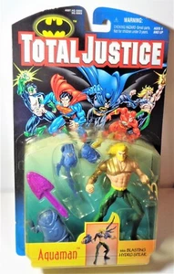 DC Total Justice Aquaman con Blasting Hydro Spear Gold Armor 1996 Kenner - Imagen 1 de 5
