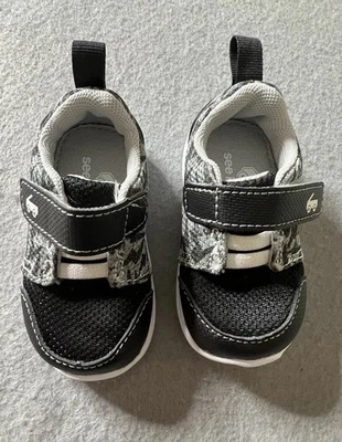 See Kai Run Baby Boys Size 4 Hook & Loop Sneakers Black White Lightning Bolts - Image 1 of 4