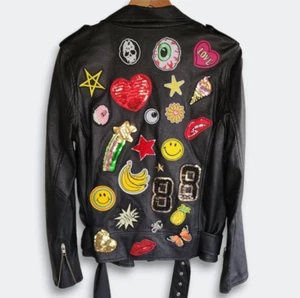 Giacca Moto Nasty Gal Ecopelle Nera Retro Patch Spille Donna Large L - Foto 1 di 15