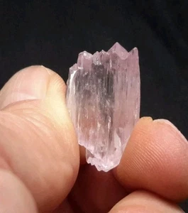 28mm PINK GEM KUNZITE Crystal from Afghanistan FLUORESCENT  - Picture 1 of 7